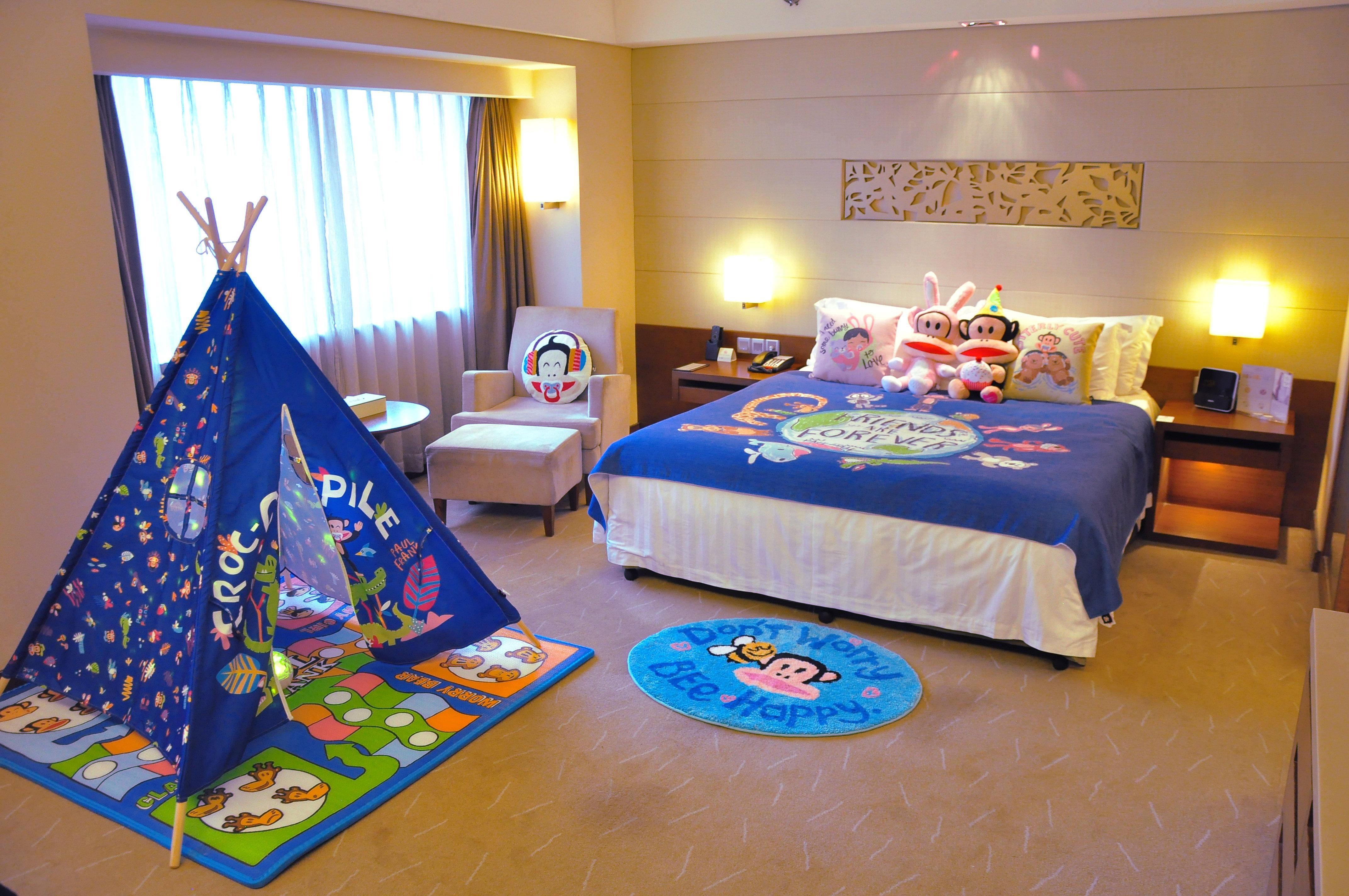 ホテル クラウンプラザ広州 シティ センター エクステリア 写真 A room at the hotel